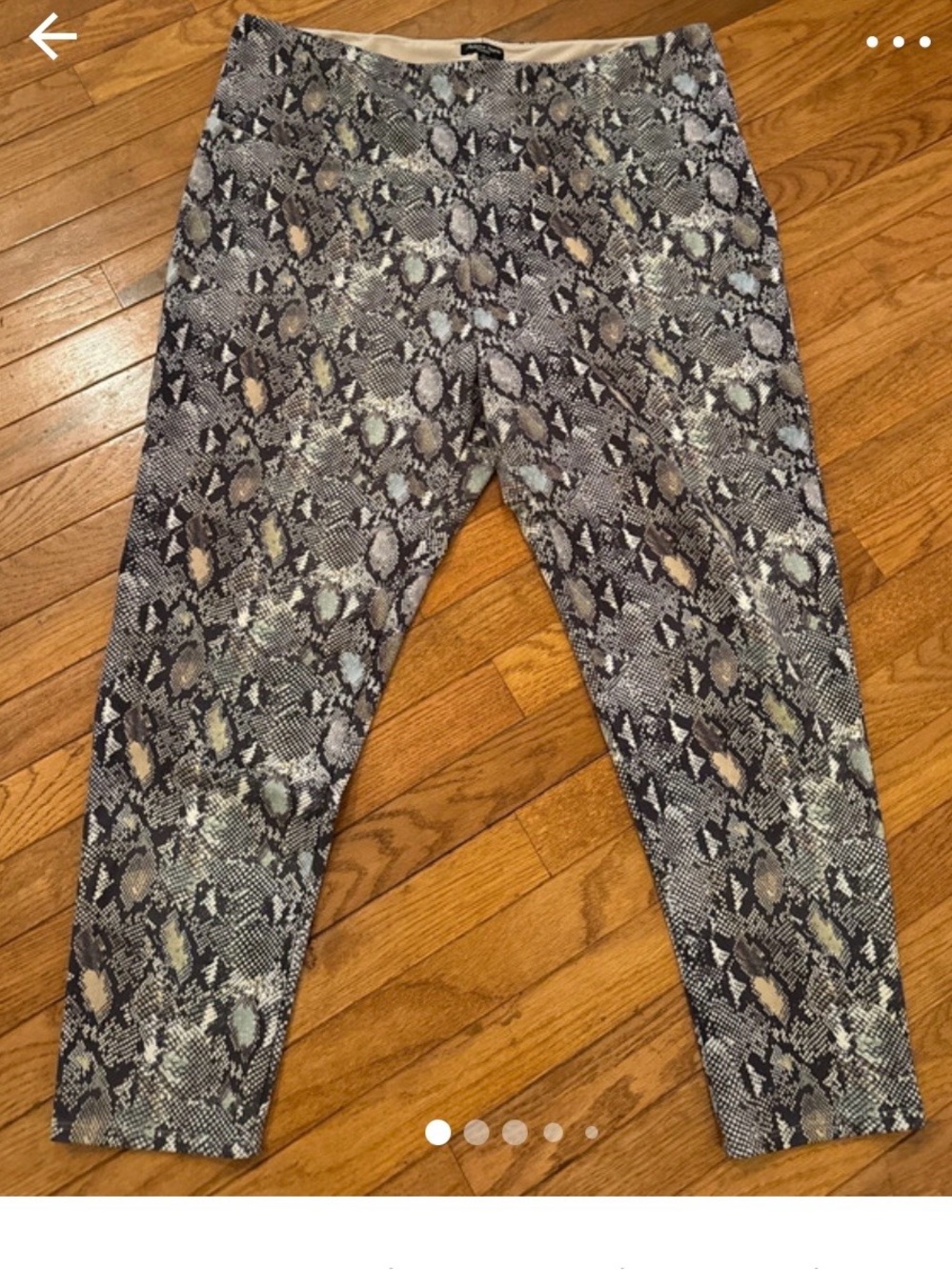 Printed Snake-Pattern Leggings in Gray